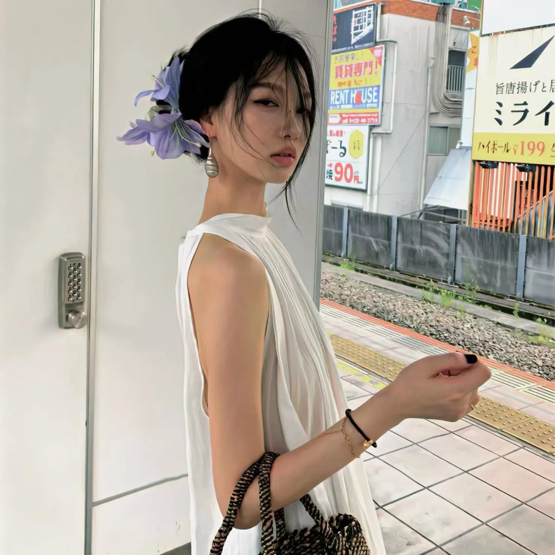 在不白不黑的世界里，熊猫笑了